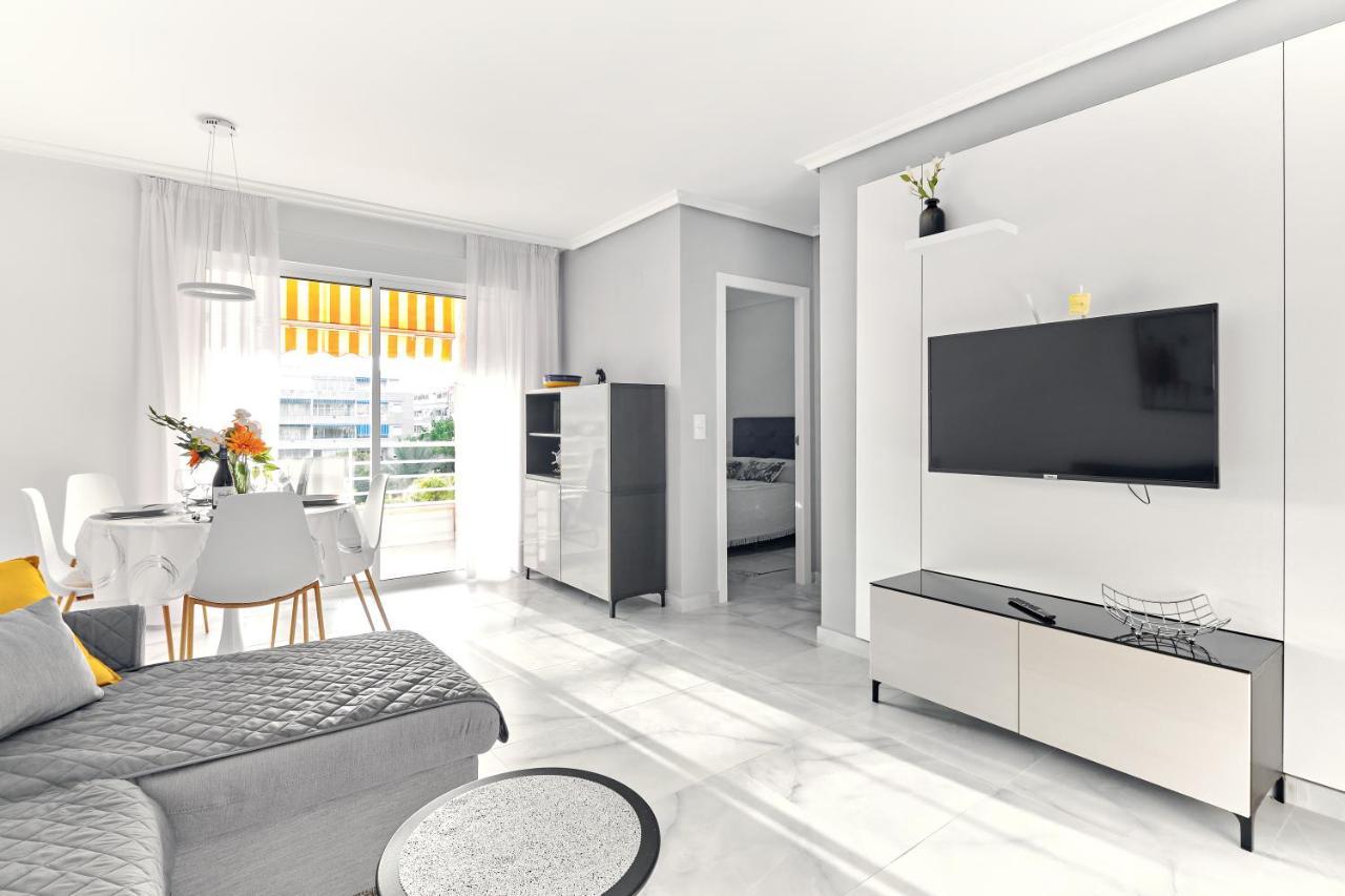 Lovely Sunny Apartment With Shared Pool And Private Parking Torrevieja Ngoại thất bức ảnh