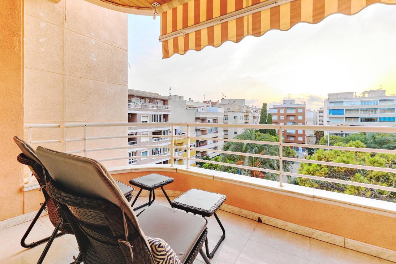 Lovely Sunny Apartment With Shared Pool And Private Parking Torrevieja Ngoại thất bức ảnh