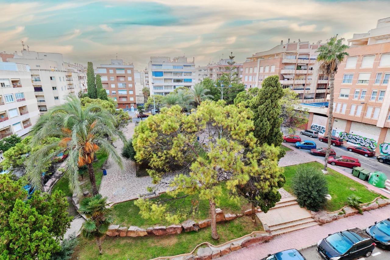 Lovely Sunny Apartment With Shared Pool And Private Parking Torrevieja Ngoại thất bức ảnh